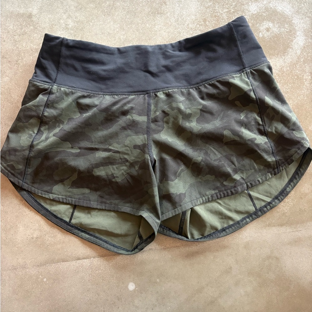 lululemon speed up Women's Camo High-Rise Running Shorts - Olive & Black
